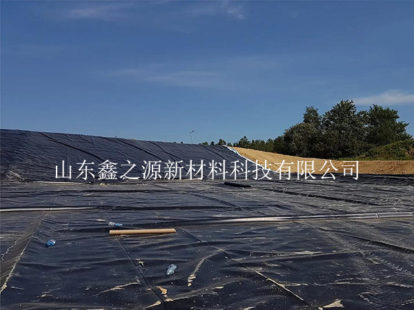 養(yǎng)殖新紀(jì)元：防滲膜覆土的綠色妙用，繪就生態(tài)養(yǎng)殖新畫(huà)卷