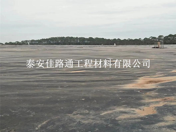 沼氣池黑膜運輸“三字訣”：穩、護、查
